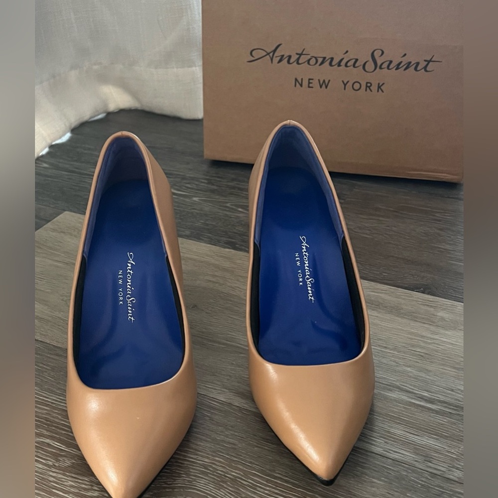 NEW Antonia Saint NY 3” tan heels
